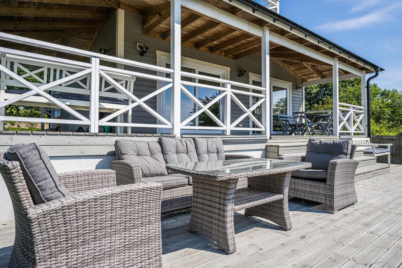 Exclusive Tranquil Villa By The Sea, Boat Available Drottningskär Εξωτερικό φωτογραφία