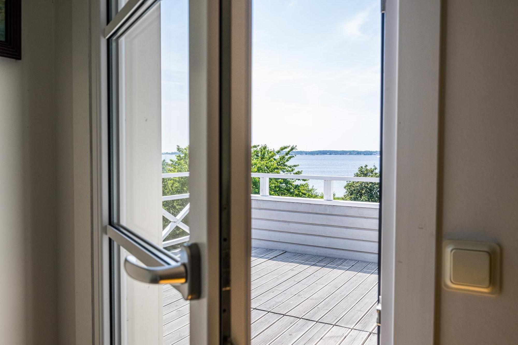 Exclusive Tranquil Villa By The Sea, Boat Available Drottningskär Εξωτερικό φωτογραφία